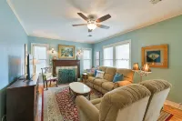 BEE in BRENHAM Holiday Cottage - Premium location walking distance to downtown - Boutique