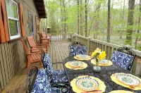Pet Friendly Secluded 5Br Poconos Lake Retreat with Beach and Skiing - homestay