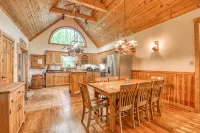 Family Reunion Escape: 15 Min to Harpers Ferry Downtown - 4-Star