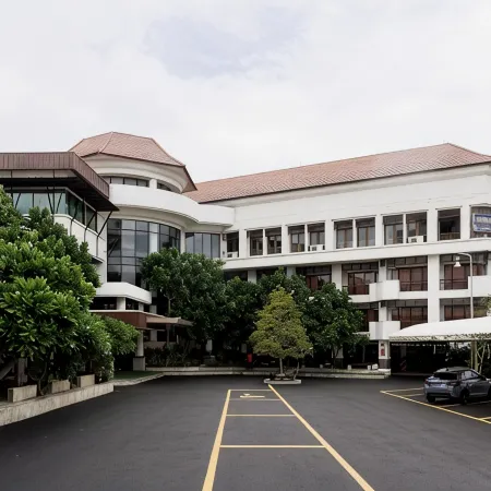 CENTRAL PLACE HOTEL