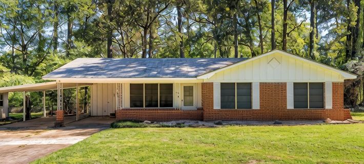 Katie's Place-Workspace-Pet Friendly-Family Games Hotels in Rapides Parish