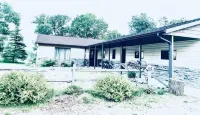 Experience Luxury, Leisure, and Lakefront Living for the Whole Family. - Wifi