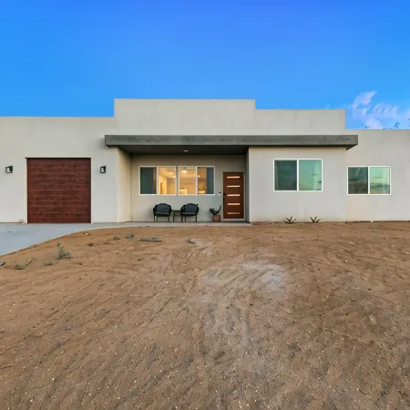 COZY JOSHUA TREE HOME- 9 min to the park! with Hot Tub