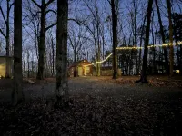 Romantic studio cottage, ride 2 Wolf Pen Gap, king, paved rd, fire pit, private. - 4-Star