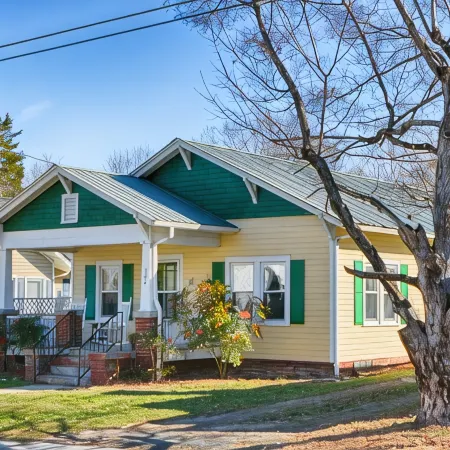 Bradley Cottage in the heart of "Mayberry"