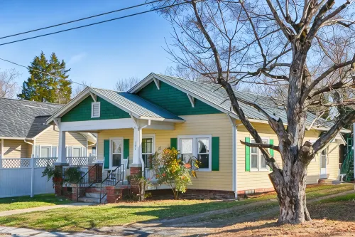 Bradley Cottage in the heart of "Mayberry" - 3 tähden