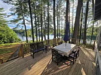 Tranquil, serene Sebago Lakefront House on 2 wooded acres - 300ft waterfront! -  Privatzimmer