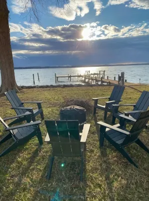 Historic Waterfront Escape • Dock, Deck, Fire Pit, Views, Peace & Kayaks - 4-Star