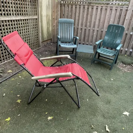 Spacious Studio apartment w/kitchen, outdoor space