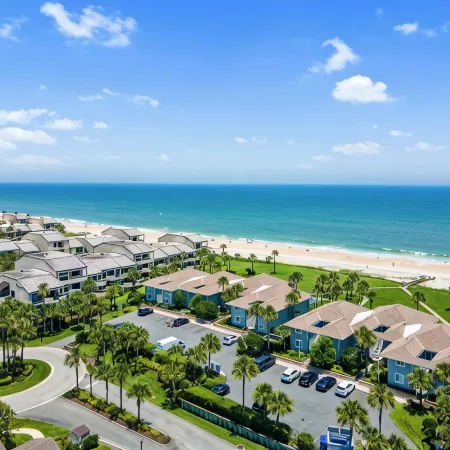 622 Oceanfront Surf Villa: Calm & Cozy Retreat with Vintage Charm by the Sea