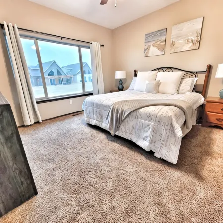 Bridges Bay Spacious, Well-Stocked, Kid-Friendly Home. Fall and Winter Deals!