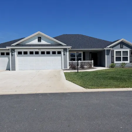 Nice 3 Bedroom, 2 Bath Home, Sleeps 6 w/Golf Cart