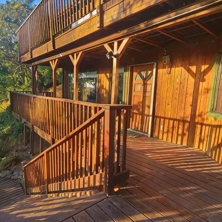 Cozy & Quiet 2 bdrm private Treehouse getaway with Amazing Views minutes from UO