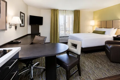 Candlewood Suites PEARL by IHG - Pet friendly