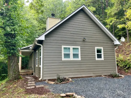 2 Bedroom End of the Road Privacy in Bryson City! Experience the Cool Smokies! - 4つ星
