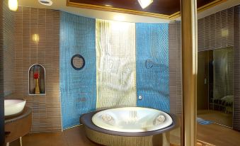 Royal Group Motel Nan Tse Branch