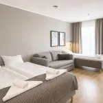 Hoom Home & Hotel Sollentuna - Parkplatz