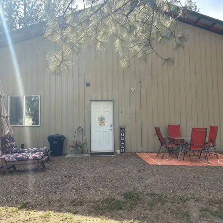 Cozy apartment nestled in the hills of Kettle Falls overlooking Lake Roosevelt.
