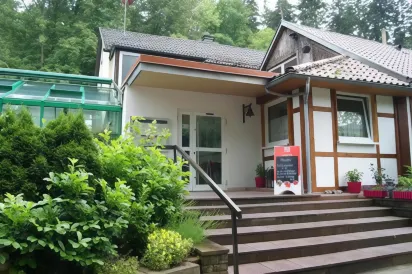 姆肯西餐廳酒店
