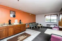 Motel 6 Waterloo, IA
