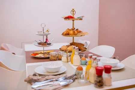 Stadsvilla Mout Rotterdam-Schiedam Отели рядом с достопримечательностью «Zwaluwen»