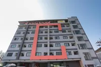 C Tower Hotel Hotels in Wat Pradu