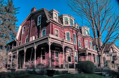 Brickhouse Inn B&B Hotels near U.S. Christian Commission Museum