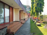 Inna Tretes Hotel Hotel dekat Bengkel Harapan Jaya