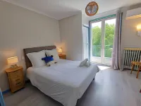 Source de la Vallée Hotels in Sadroc