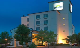 Days Inn by Wyndham Pittsburgh