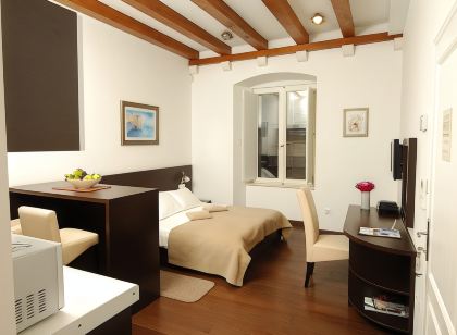 Celenga Apartments with Free Offsite Parking