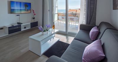 Deluxe Two-Bedroom Apartment with Seaview Balcony