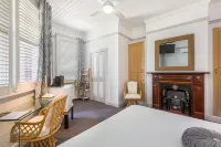 Cumquat House Hotels near Moodai Reserve