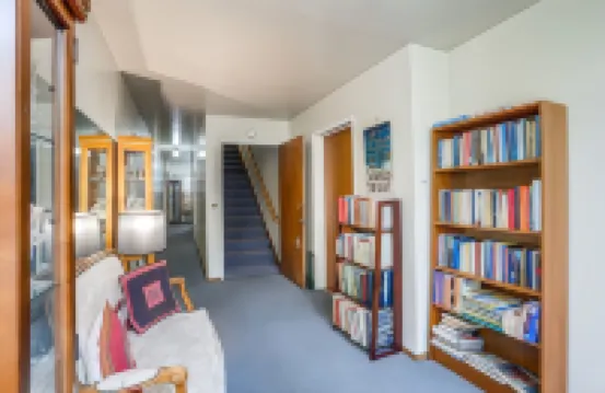 Pet-Friendly Apartment 1 Mi to Lake Merritt!