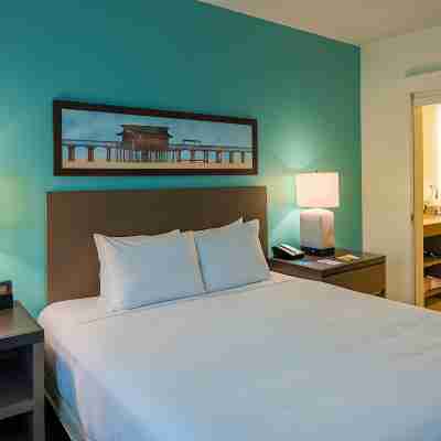 Hyatt House Naples/5th Avenue Rooms