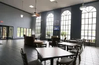 Baymont by Wyndham Flint Airport North Hotel di Flint