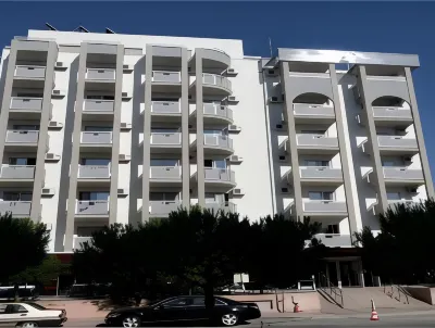 Duqqan Deluxe Hotel Hotels near Kaleici Camii