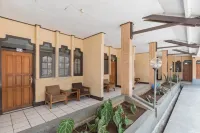 Homestay Pkpn Garut Mitra RedDoorz Hotels in Garut Kota