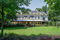 Central Park Voorburg - Relais & Chateaux Hotels near Huygens Quarter Voorburg