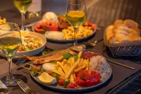 Karaoz Sapphire Bungalows - breakfast