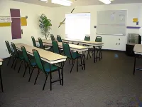 Travelodge by Wyndham Clinton Valley West Court
