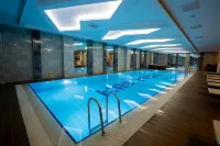 Karpalas City Hotel & Spa - Pools