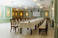 Saratovskaya Hotel - parking