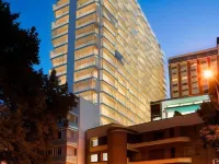 The Quadrant Hotel & Suites Hotels near The University of Auckland