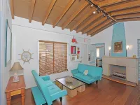 Bikini Hostel, Cafe & Beer Garden
