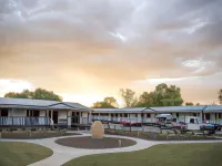 The Rocks Motel Hotels in Charleville
