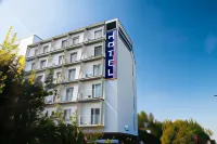 Jet Hotel Zurich Airport فنادق في روملانغ