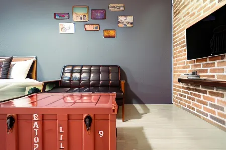 A Room Time