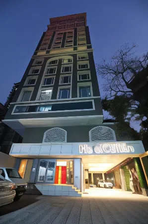 Hotel Cliffton Отели рядом с достопримечательностью «Madh Island»