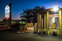 Hitching Post Studios Inn Hotels in Santa Cruz County